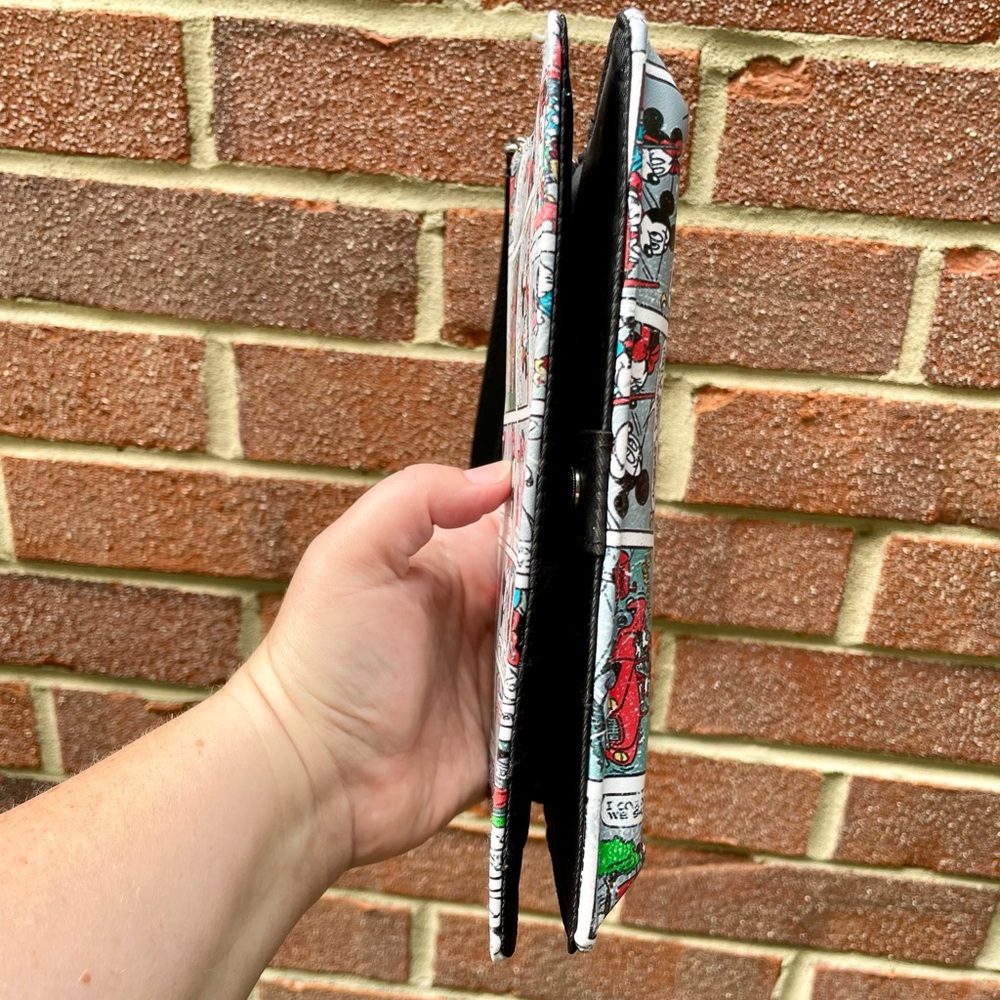 Disney Parks Wristlet Comic Style Mickey and Minnie Mouse - Very Good Condition - Picture 6 of 16